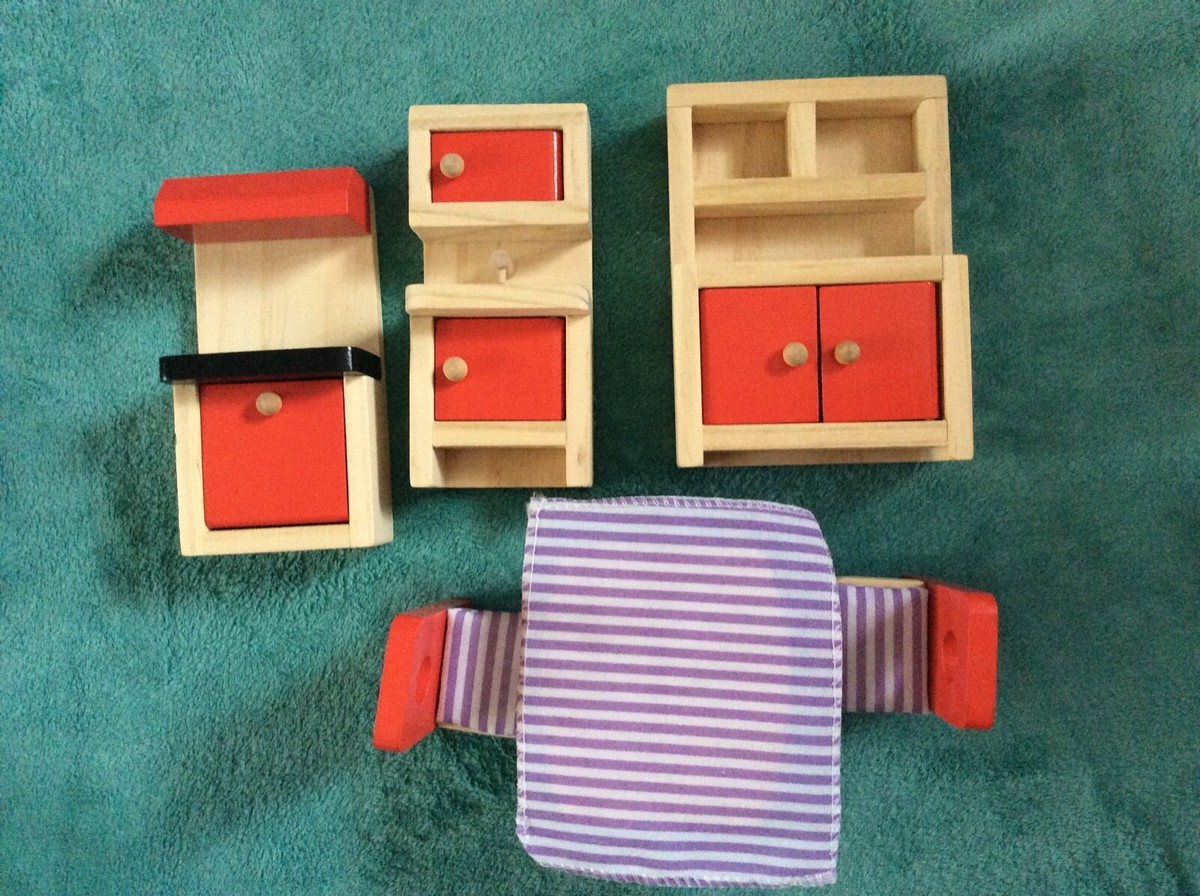 Play Tive Junior Wooden Kitchen Set