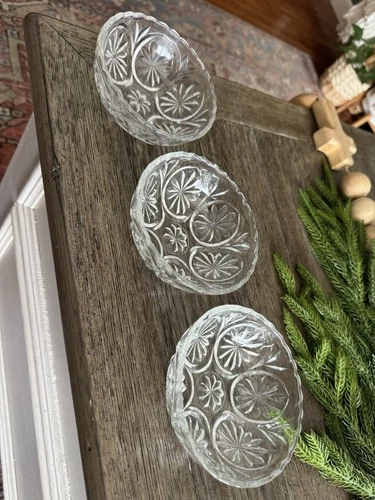 3 Vintage Anchor Hocking Medallion 4 5/8” Fruit Bowl