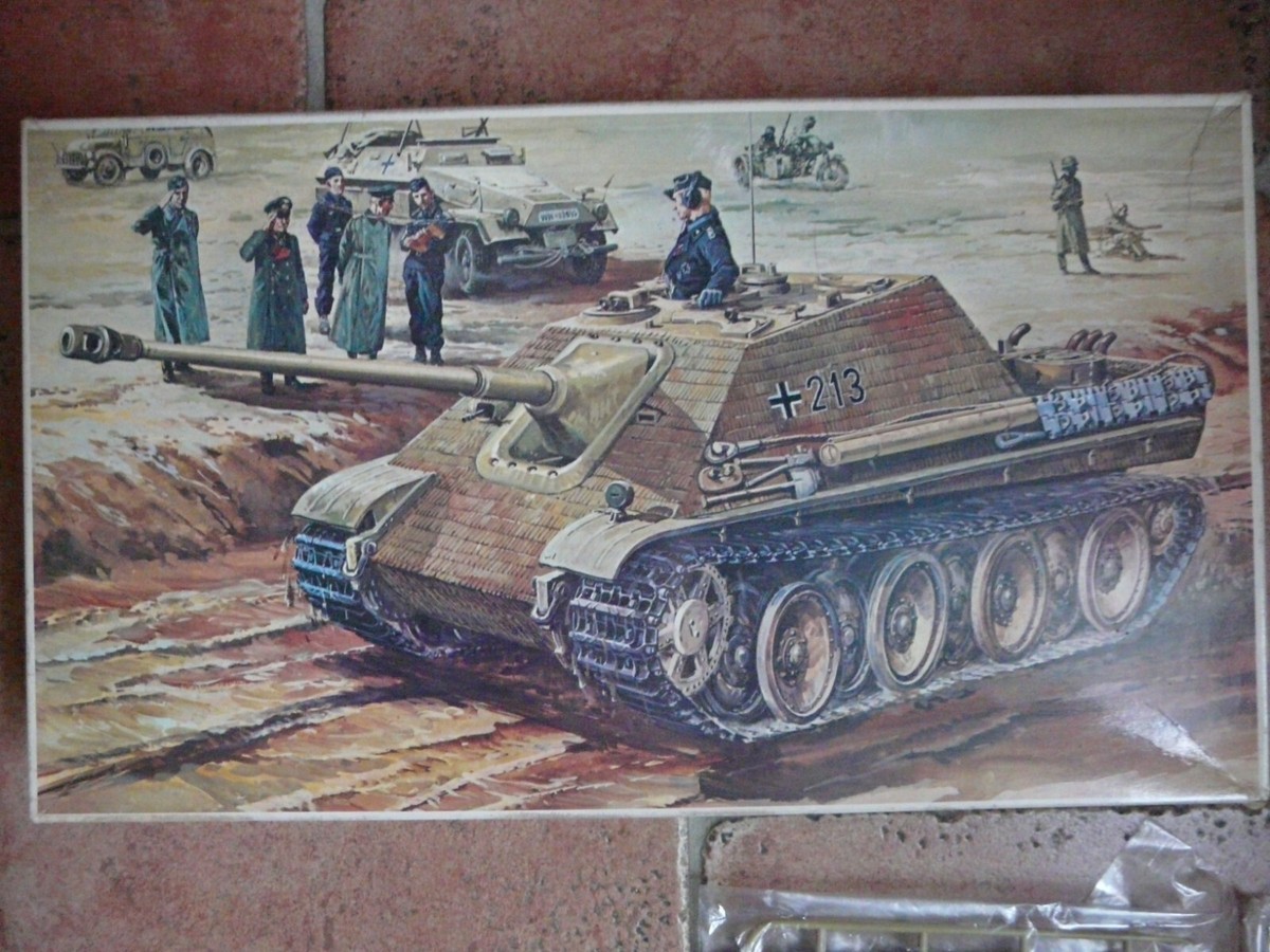 Maquette LEOPARD 1A5 Char militaire Level 4 échelle 1:35