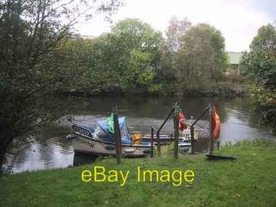 Foto 6x4 Wassertaxi wartet auf Passagiere am Fluss Dart Totnes c2008
