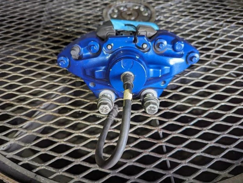 Pinza de conductor trasera sin frenos de cerámica de carbono para BMW M4 16-19 Foto 2 de 4