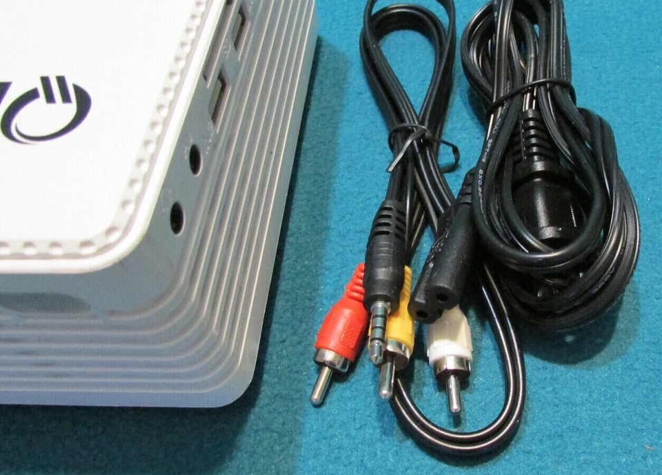 Mini proyector portátil de cine en casa Qkk Qk01 blanco de alta definición no rem Foto 3 de 4