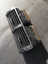 2001-2006 BMW 325CI E46 FRONT CENTER DASHBOARD AC HEAT AIR VENT GRILL GRILLE OEM