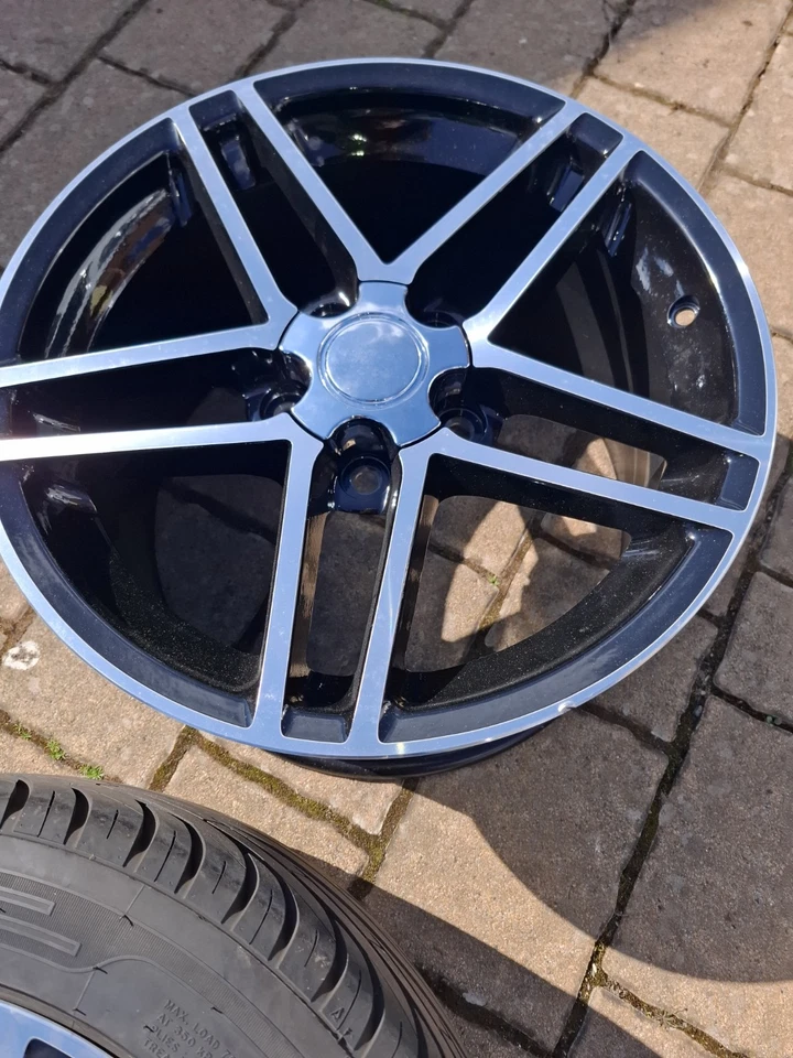 Reifen Auf Felgen  275 / 40 ZR 17 - Bild 3 von 4