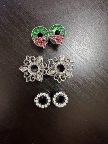 2G (6mm) Ear Tunnels Plugs Lot 3 Pairs Floral Filigree CZ Black & Holiday Wreath