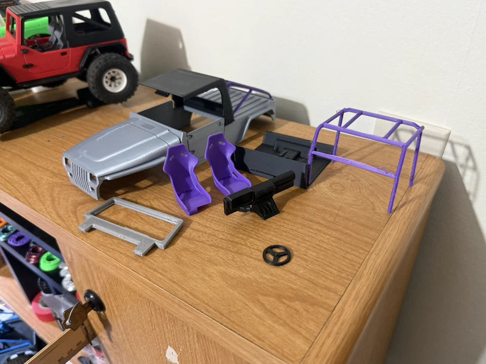 Axial SCX24 Jeep LJ Pickup Body And Chassis Kit. (silver And Purple) - Image 2 of 4
