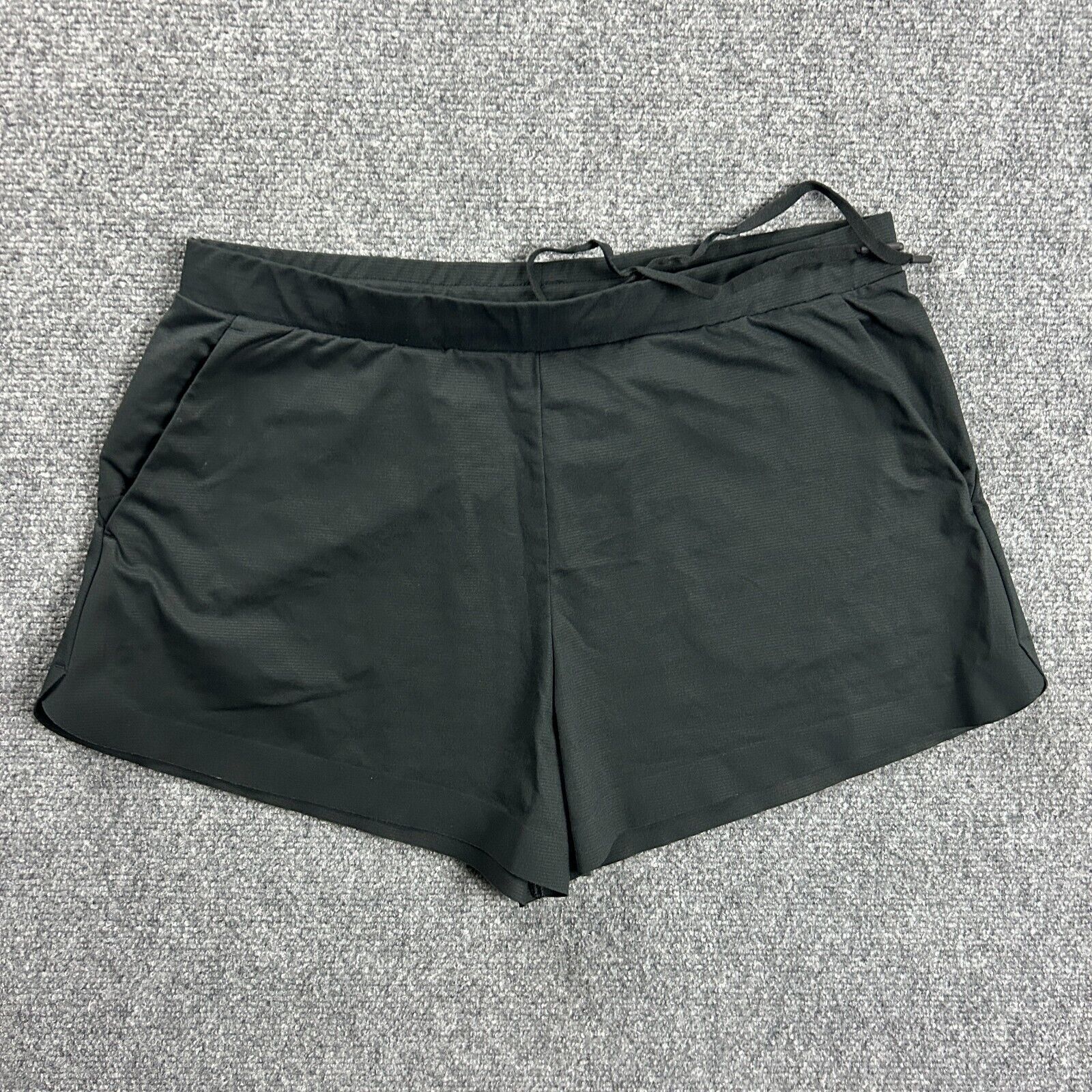 Uniqlo Shorts Womens Large Black Dry Athletic Stretch Drawstring 100% Polyester