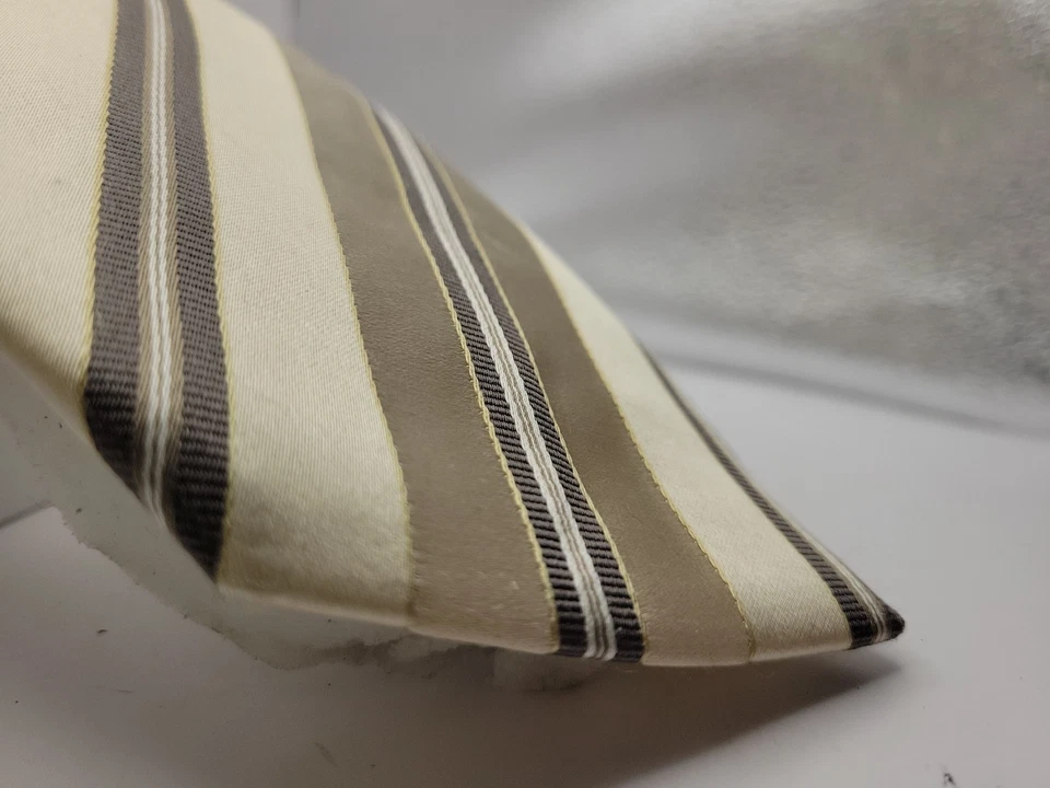 Gravata Donald Trump Repp marfim bege acastanhado seda assinatura presidente luxo 61” L - Imagem 3 de 4