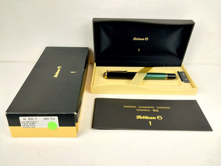 Vintage Pelikan Souveran M800 Black Green Stripe Med 18K 750 F Nib w/ Box & Case
