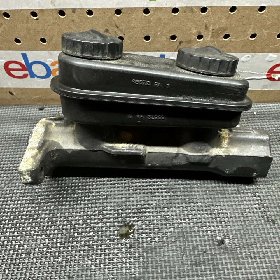 Dodge Dynasty 1991 Shadow Acclaim Sundance cilindro maestro de freno con depósito nuevo de stock Foto 4 de 4