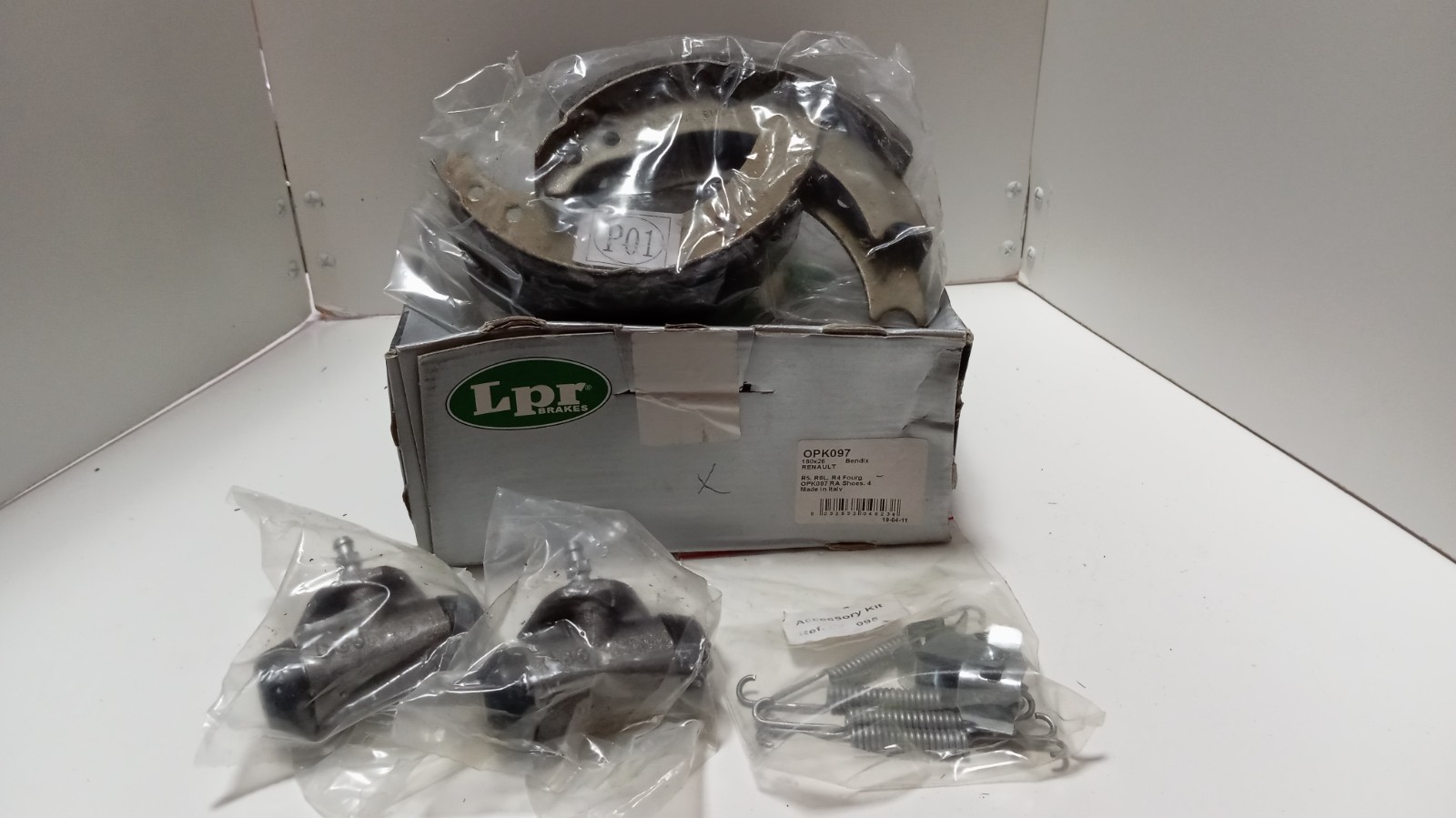Jeu de machoires de frein LPR OPK097 pour un freinage arriere Renault stable