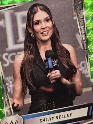 CATHY KELLEY | Neon Green Geometric Refractor /75 | 2025 Topps Chrome WWE #153
