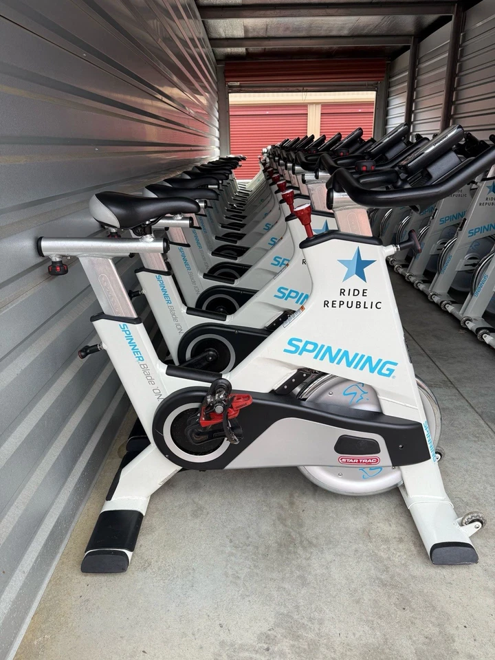 Bicicleta de ejercicio Star Trac Spinner Blade 10 Spinning Foto 2 de 4