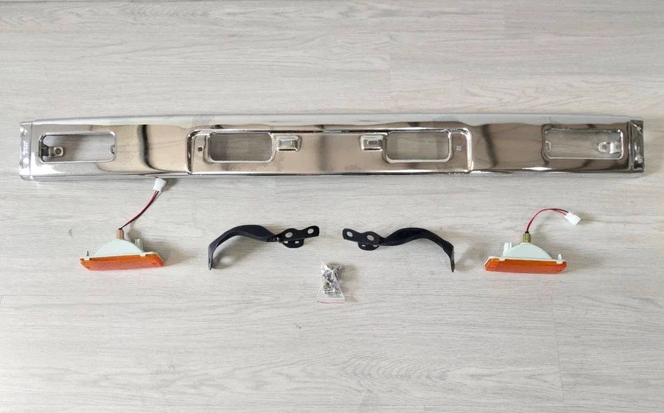 Barra de parachoques delantera cromada y conjunto de delantal negro para camioneta Toyota 87-88 4x4 Foto 2 de 4