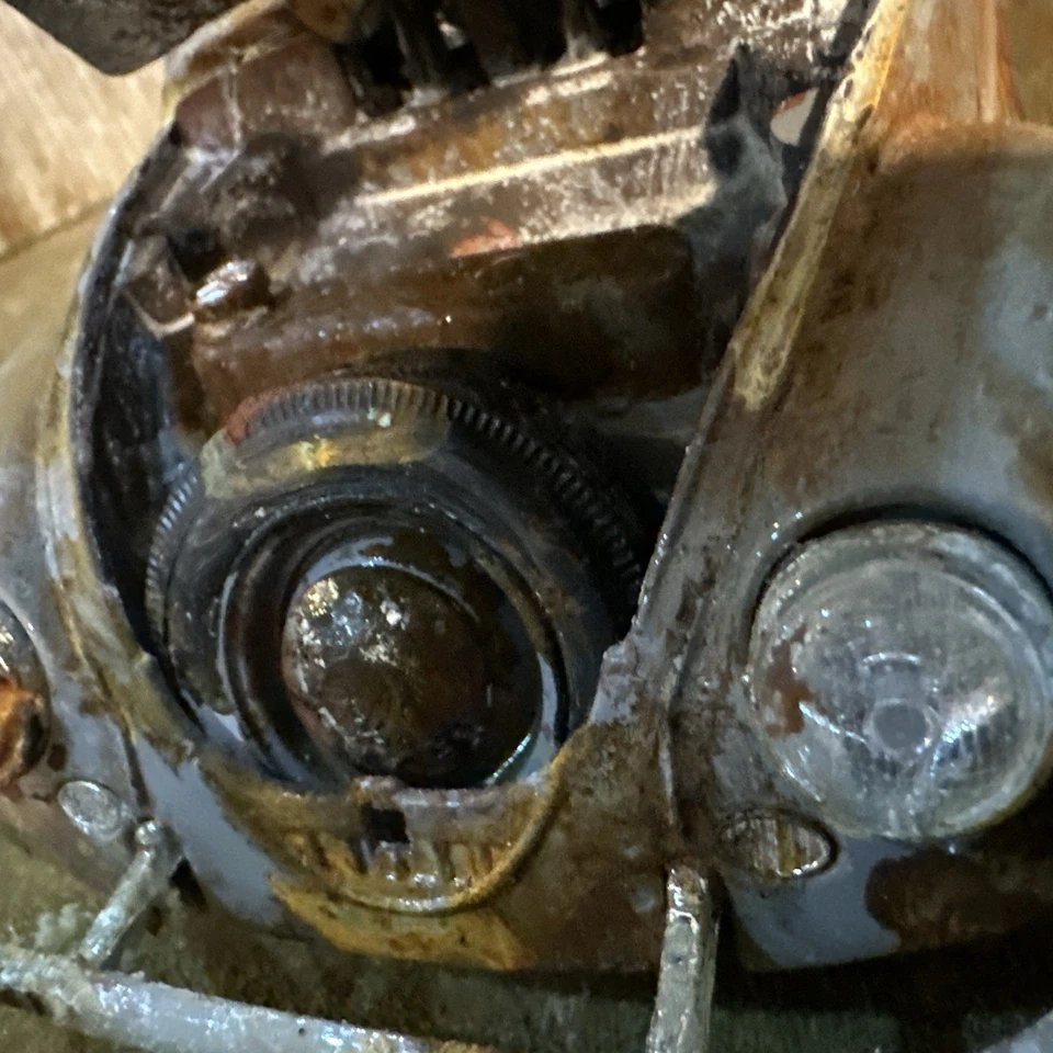 1955 Volkswagen Bug Oval Window - Barn Find Cars - 1:18 DIECAST - Weathered - Image 3 of 4