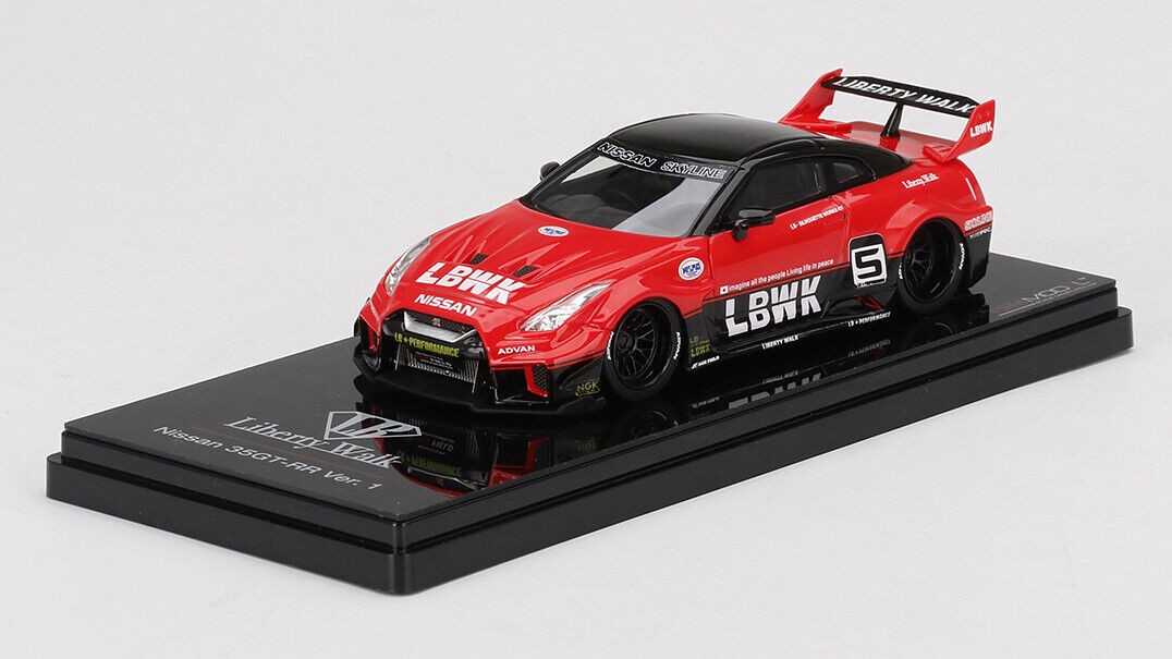 Collectionnez la Nissan GT 35GT-RR LB-Silhouette TSM fidèle au modèle réel
