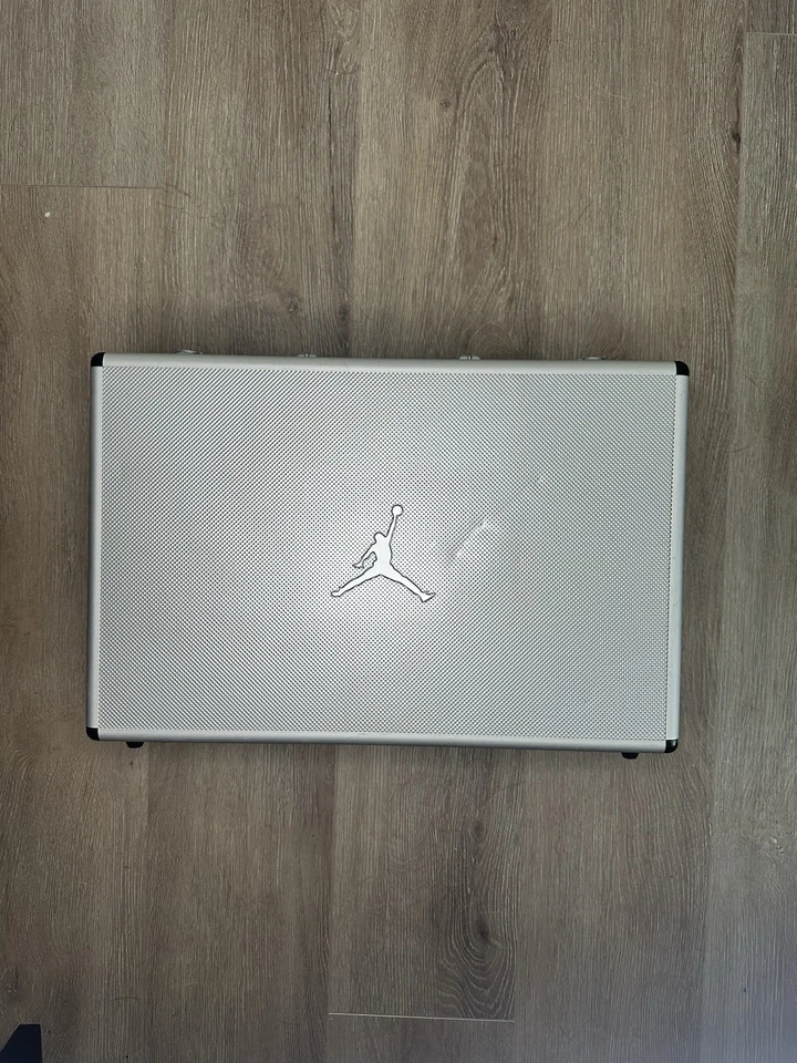 Talla 15 - Air Jordan 1 Retro Plateado Alto 25 Aniversario Foto 2 de 4