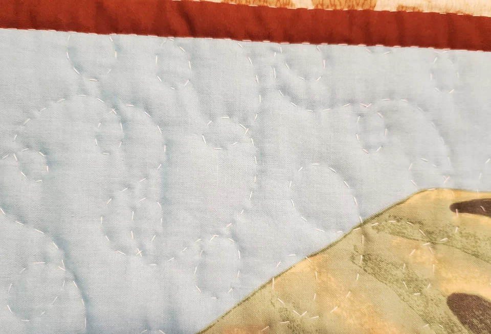 Linda manta de bebé nueva hecha a mano y acolchada a mano "Jungle Babies" Foto 4 de 4