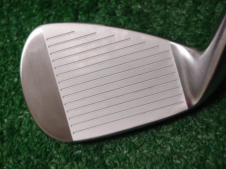 Brand New Titleist T200 Forged Pitching Wedge Tensei Red Av Graphite Stiff Flex - Image 2 of 4