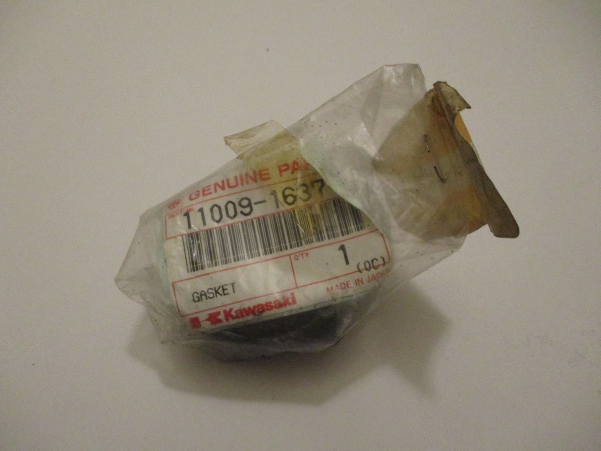 NOS Kawasaki OEM Gasket 1983-1984 ZX1100 1982-1983 KZ750 11009