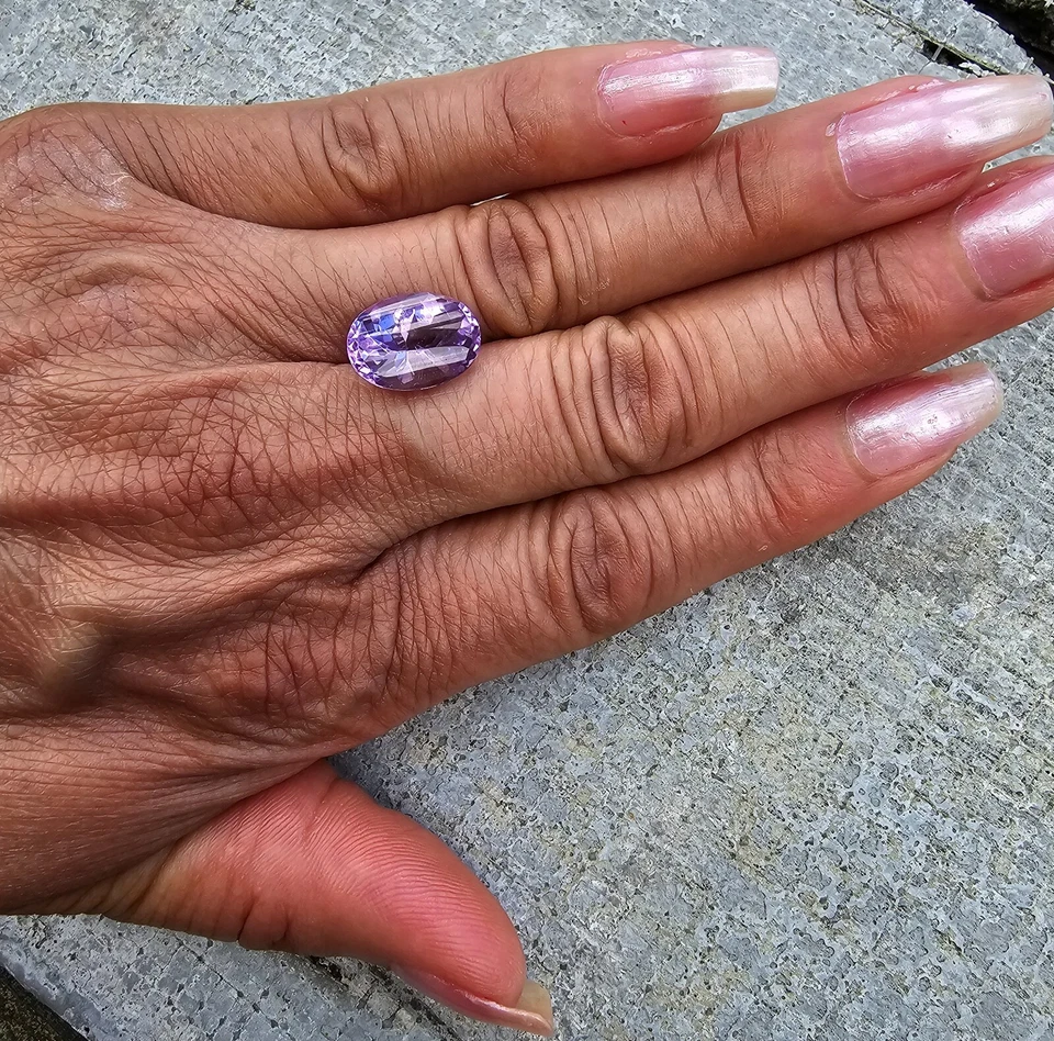 Amethyst Oval Loose Stone Buff Top - Image 4 of 4