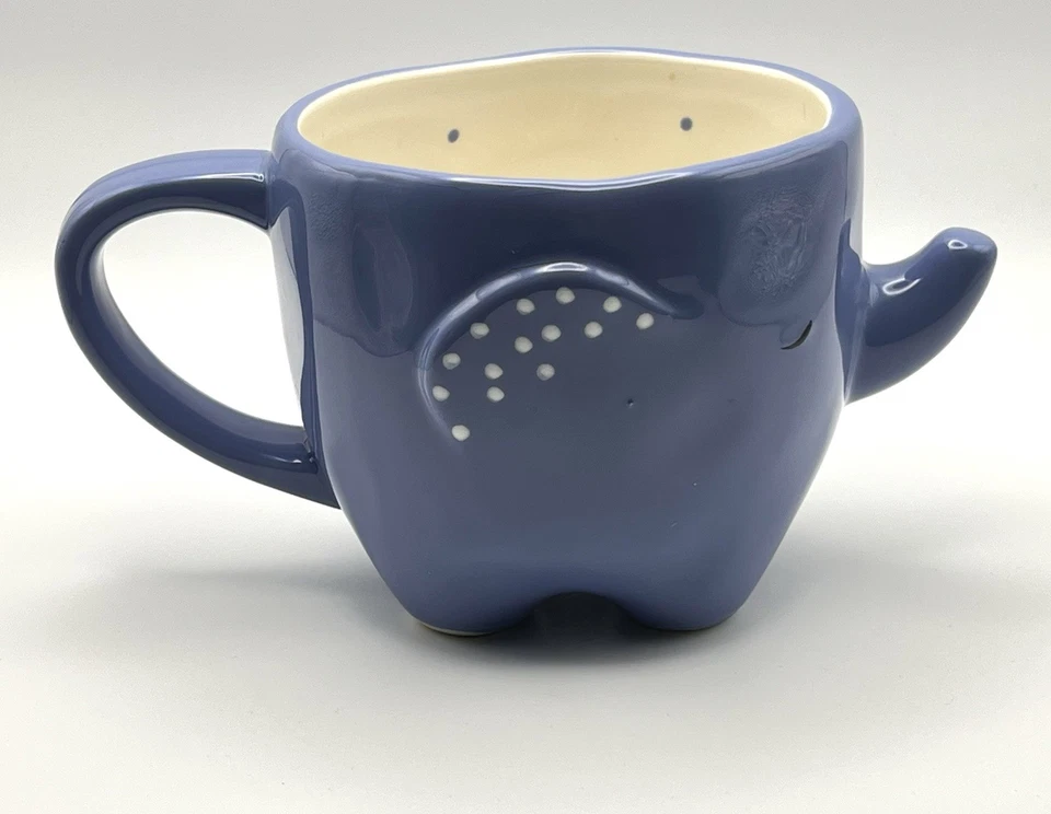 Taza elefante Tag 3D en azul periwinkle con interior de lunares Foto 3 de 4