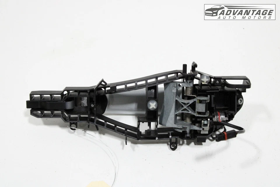 BMW 320I XDRIVE 2013-2018 panel de puerta delantera derecha manija exterior con base OEM Foto 3 de 4