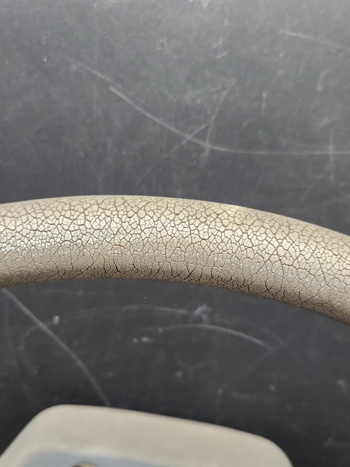 1987-1996 Mitsubishi Mighty Max Dodge D50 Ram 50 Steering Wheel MB532204 - Image 3 of 4