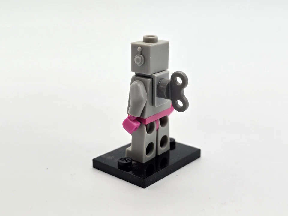 LEGO 71002 Collectible Minifigures 2013 Series 11 Lady Robot - Image 3 of 3