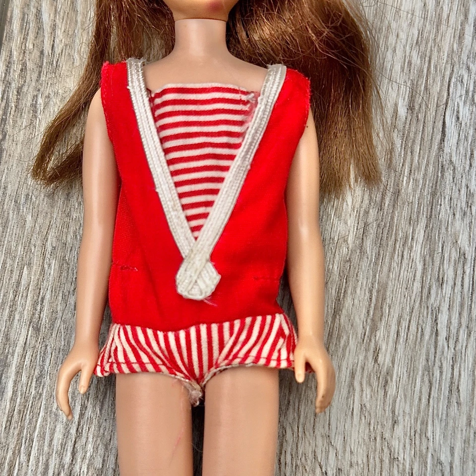 1963 Mattel Skipper кукла прямые ноги оригинальный купальник стрижка волосы повреждены - Изображение 4 из 4