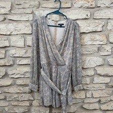 Express Wrap Front Elegant Ivory Blue Floral Print Long Sleeve Romper Women  s S