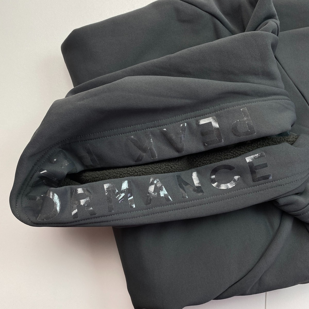 Peak Performance フーディ グレー Peak Performance W Pulse Hood, grey melange | BIKER-BOARDER.DE