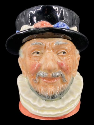 1946 Royal Doulton England Porcelain 3.5'' Toby Jug Pitcher Beefeater D6233 VG+