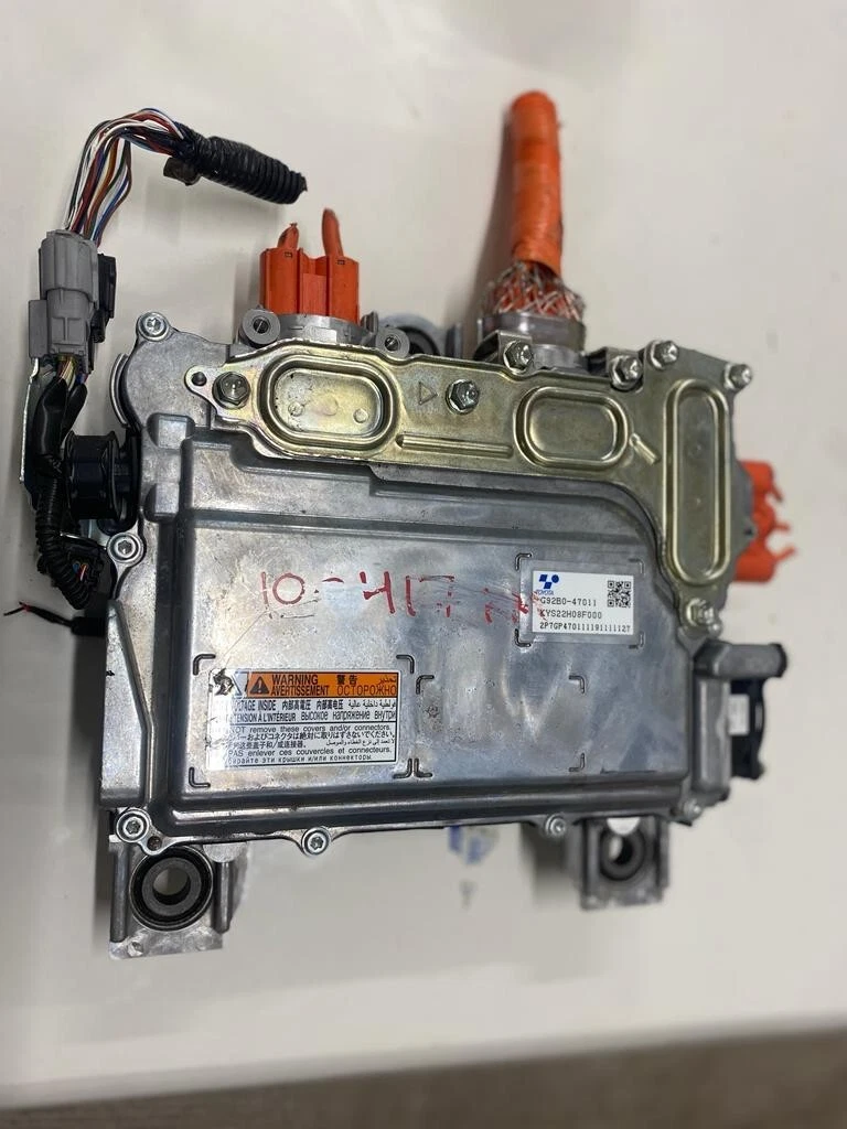 Genuine Toyota Prius Hybrid 2009 - 2015 Front Wiper Motor With Linkage