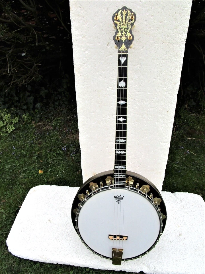 VEGA ARTIST TENOR BANJO, 1926, TUBAPHONE TONE RING. FANCY INLAYS, CARVED HEEL - Image 4 of 4
