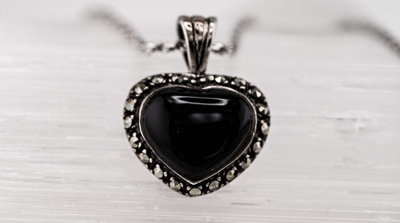 Elegant Deco Black Heart Pendant Necklace in 925 Silver with Onyx and Marcasite