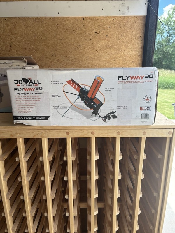 Do-All Outdoors Flyway 30 FW30 Automatic 30-Target Thrower 12/20ga Battery