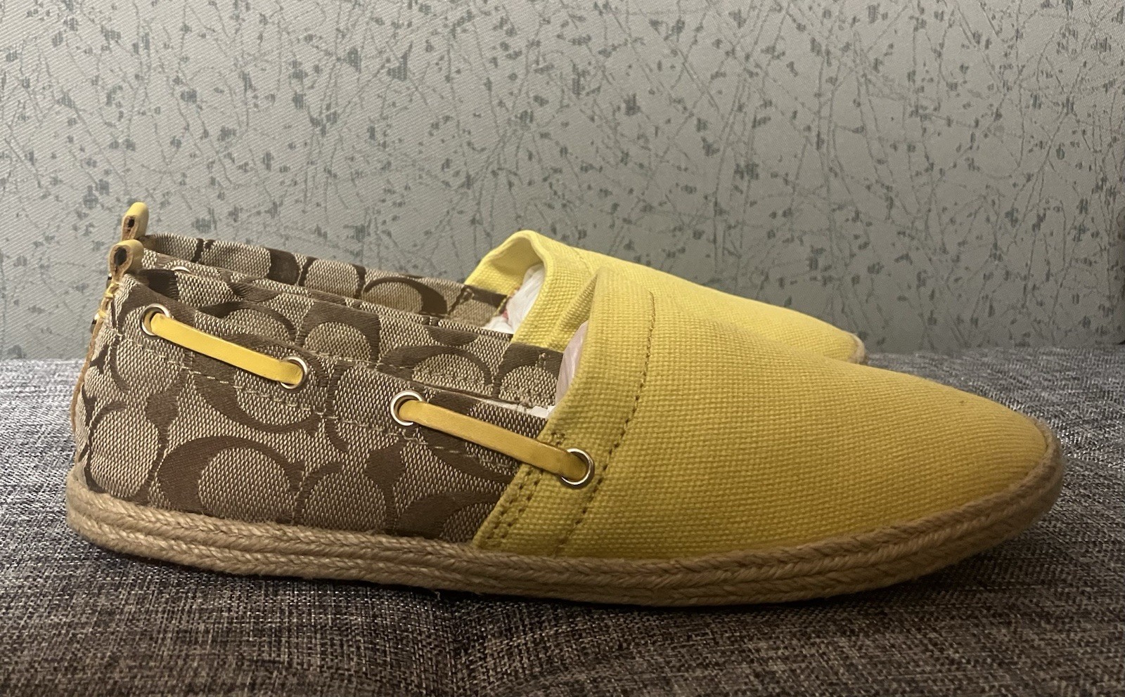 Coach Mellow Womens Yellow Brown Slip On Loafers Espadrille Shoes Size 7