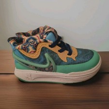 Nike Kyrie 8 SE Toddler shoes  size 5C Blue m...