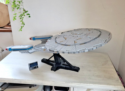 LEGO 10356 Star Trek U.S.S. Enterprise NCC-1701-D  Icons komplett mit OVP