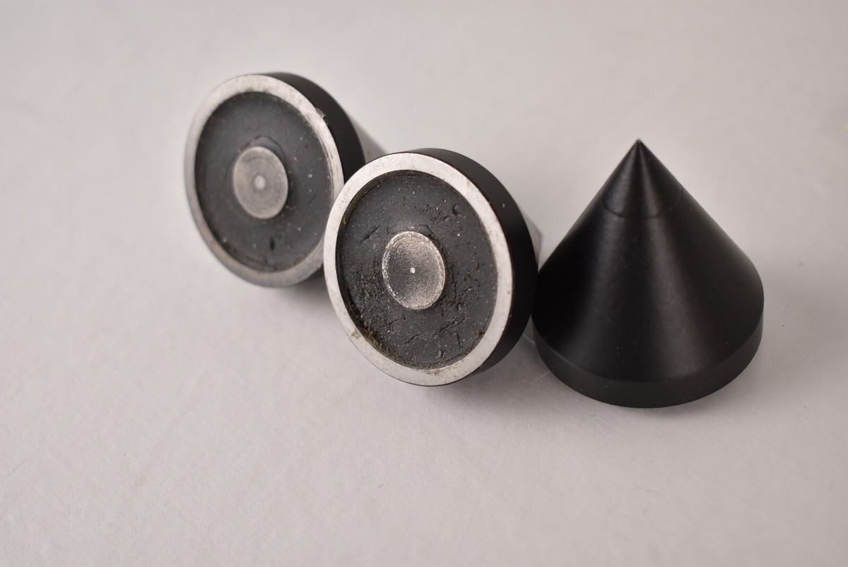OSCARSAUDIO Oak Cone Feet - Set Of 3 Hi-Fi Isolation Cones, 30mm X 25mm For Speakers & Equipment