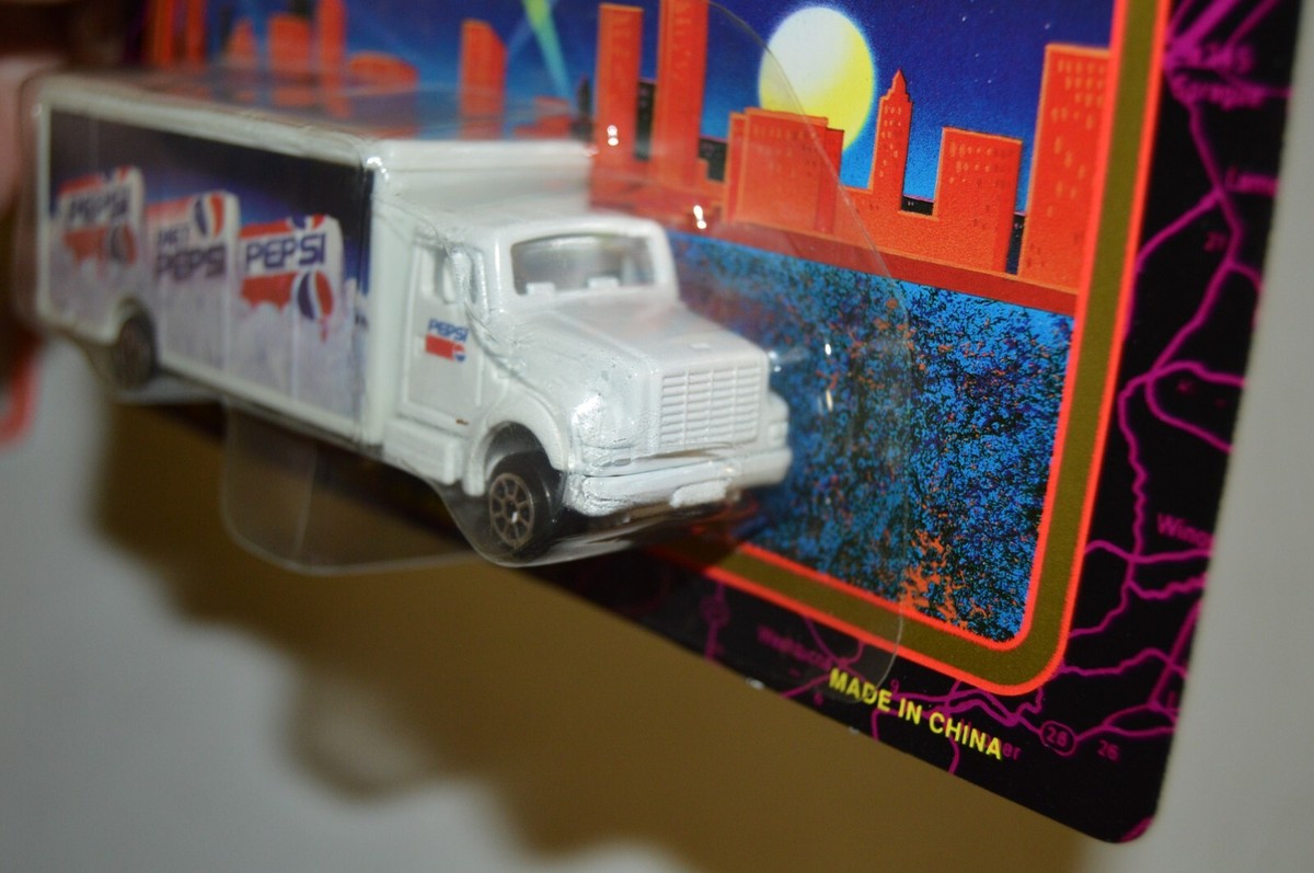 ペプシ　ミニカー　海外 Road Champs Deluxe Series Pepsi Delivery Truck White 5900 Diecast