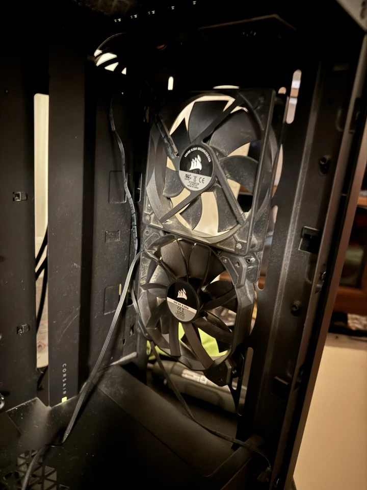 corsair 4000d con vetro temperato - Immagine 2 di 3