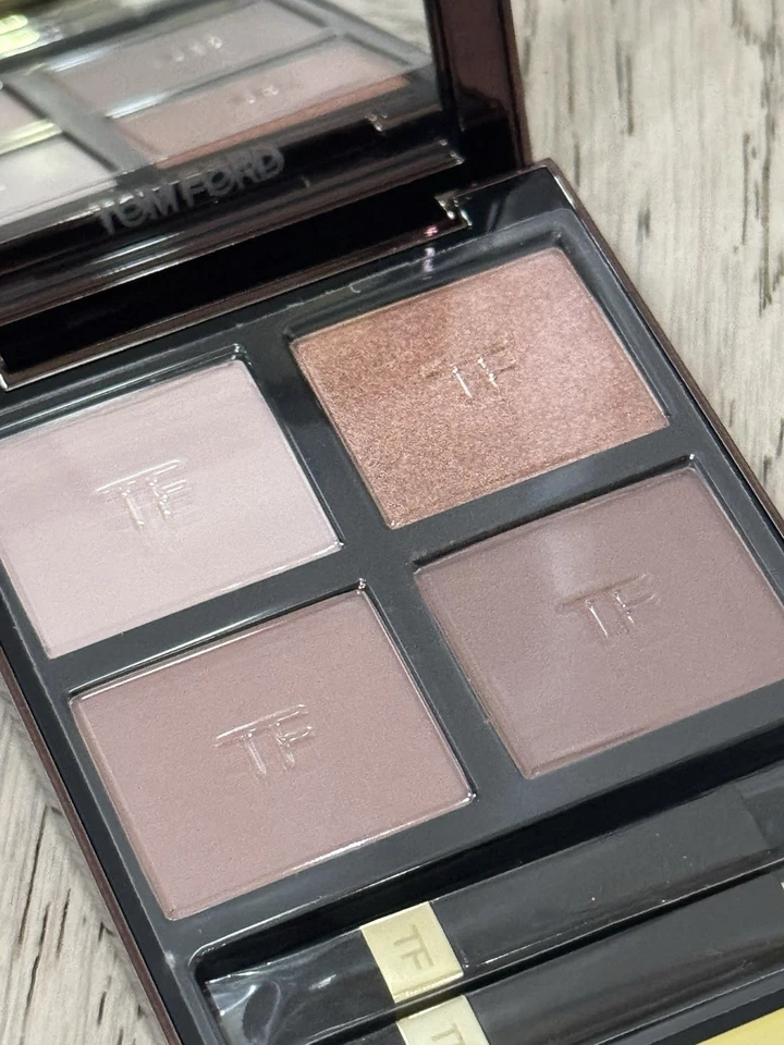 Paleta de sombras de ojos cuádruples TOM FORD color de ojos 31 Sous Le Sable NUEVA $95 Foto 3 de 4