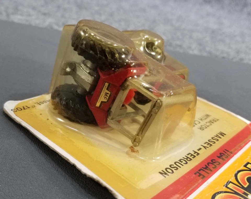 VTG ERTL 1/64 1703 MASSEY FERGUSON TRACTOR W/CAB DIECAST METAL IOP - Image 4 of 4