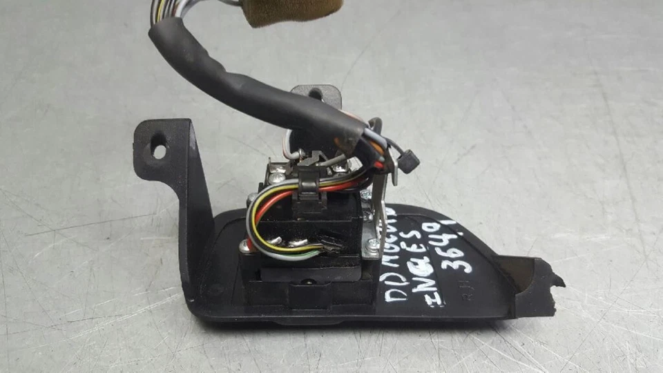 YUF10020 Mando Elevalunas Delantero Derecho para MG ROVER ROVER 200 (XW) 1203456 - Imagen 2 de 4