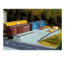 Pikestuff (HO-Scale) #541-0017 Loading Dock and Ramp - NIB