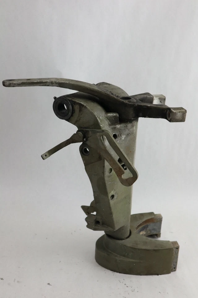  Evinrude Johnson Outboard Swivel Bracket steering bracket  85-135 Hp 1974-77  Foto 3 de 4