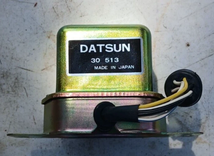 Regulador de voltaje Bosch 30513 Datsun Foto 3 de 4