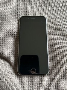 Apple iPhone 6s A1688 (CDMA + GSM) - 64GB - Silber(Ohne Simlock). DEFEKT